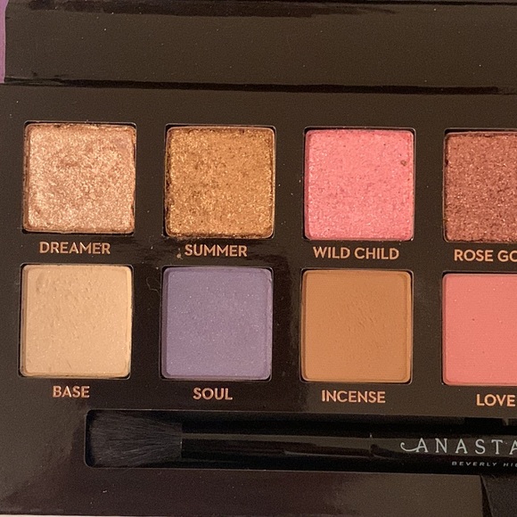 Anastasia Beverly Hills Norvina eyeshadow palette - Picture 3 of 5